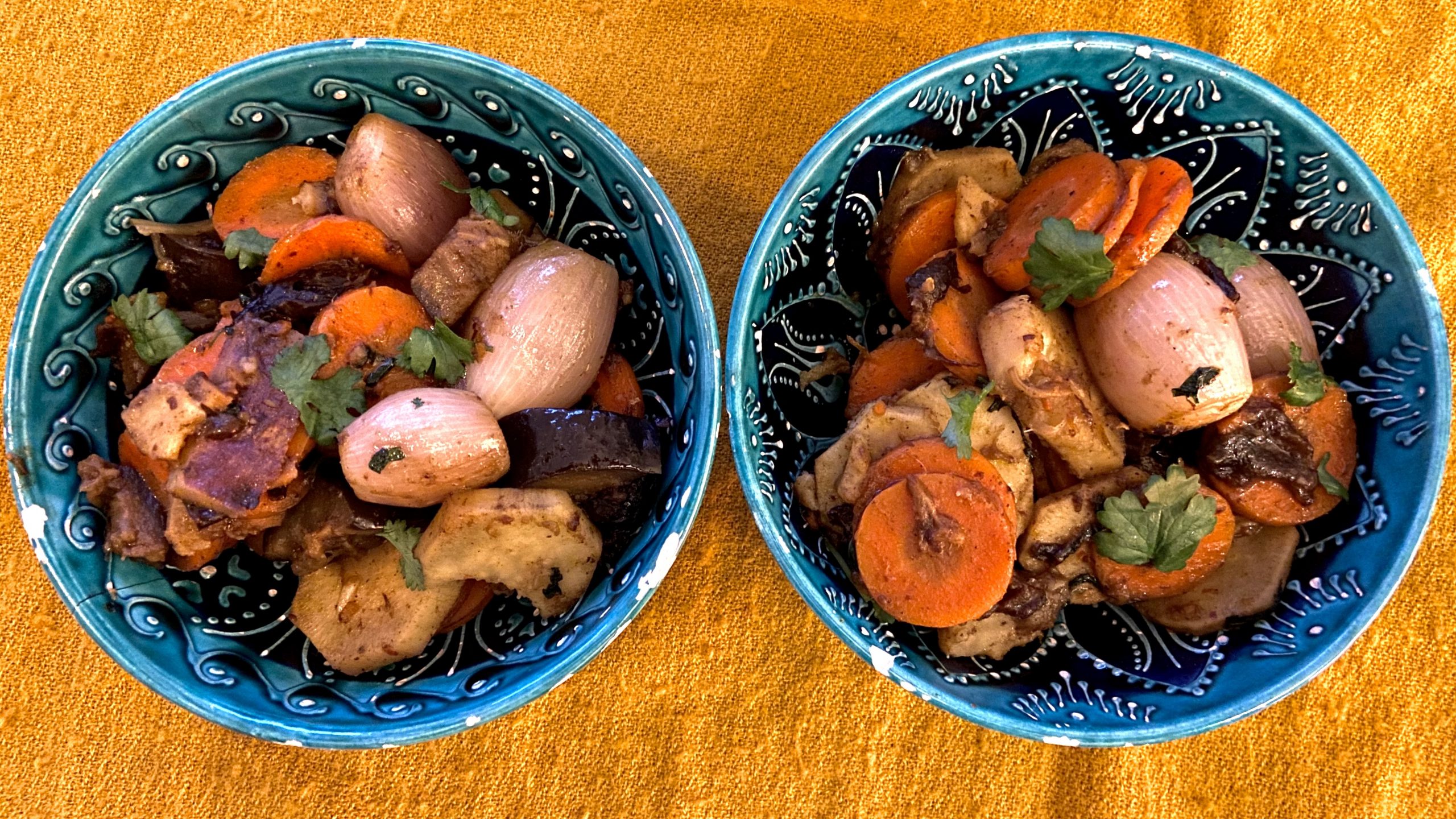 Tajine van groenten, pruimen en couscous