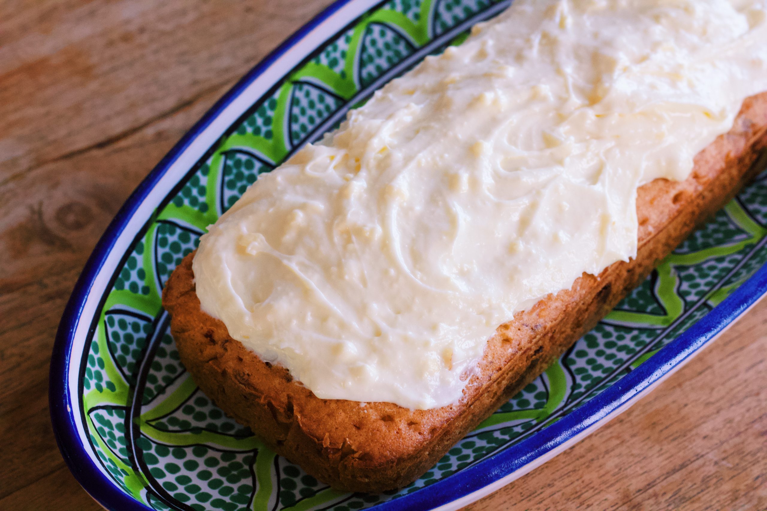 Spelt cake met toblerone, citroen en roomkaas frosting