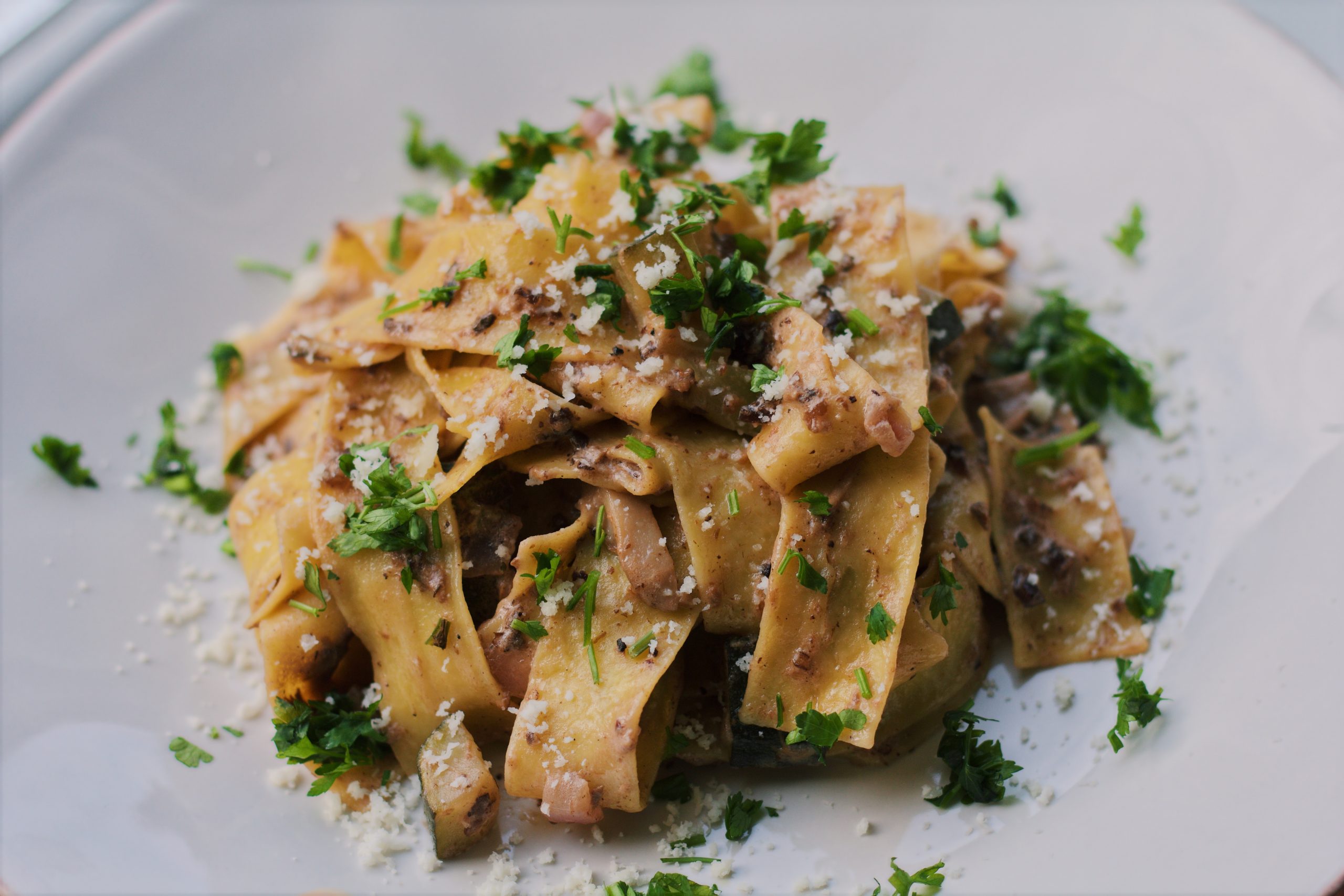 Pappardelle met oesterzwam truffel en courgette